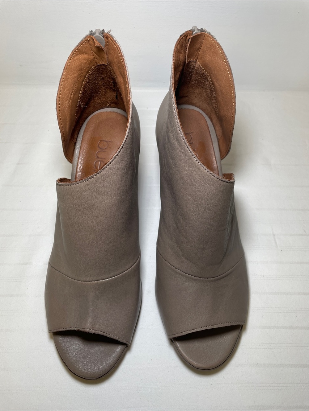 Bueno Usher Asymmetric stacked heel leather peep toe shoes women’s size 7.5-8 - Picture 3 of 16